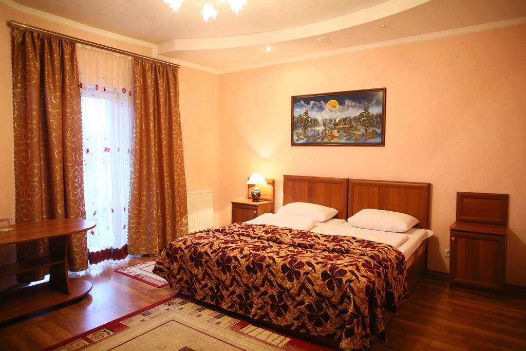 Kseniya Hotel Kamianets-Podilskyi Bilik gambar