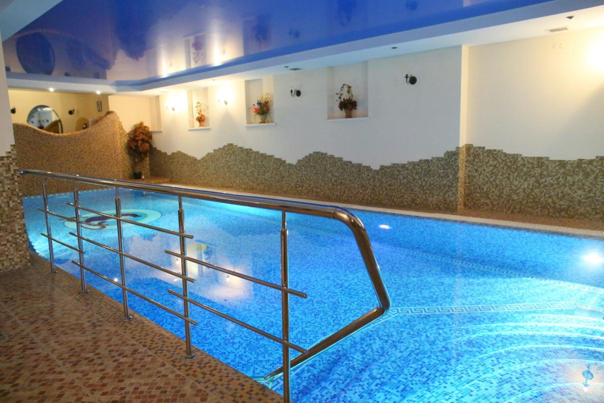 Kseniya Hotel Kamianets-Podilskyi Luaran gambar