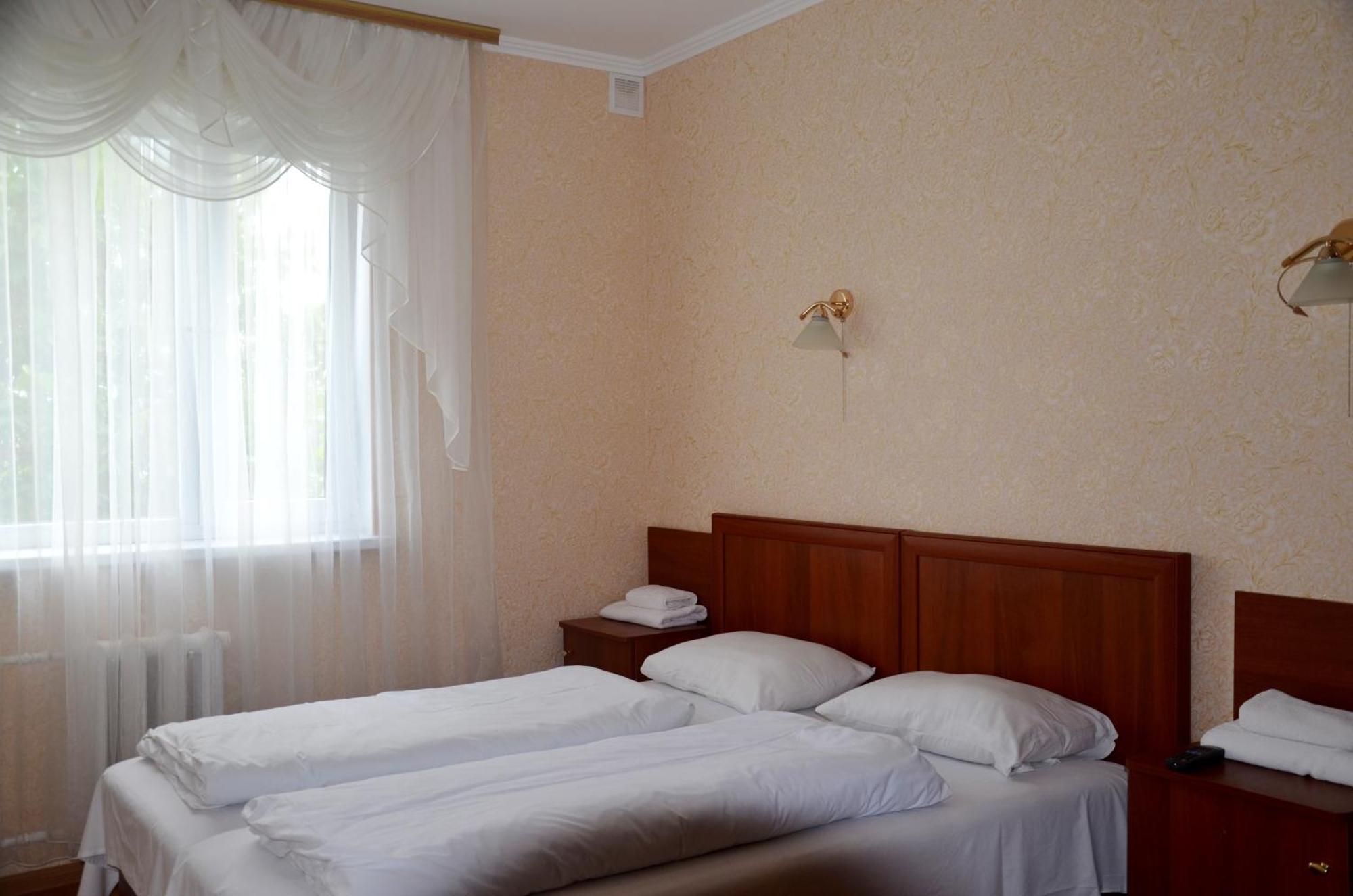 Kseniya Hotel Kamianets-Podilskyi Luaran gambar